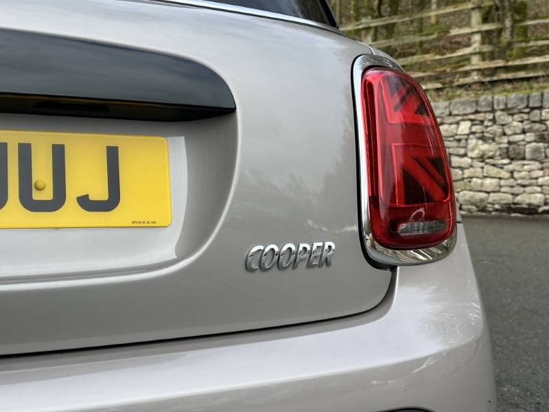 2021 (21) MINI HATCHBACK 1.5 Cooper Classic 3dr Auto 5146390
