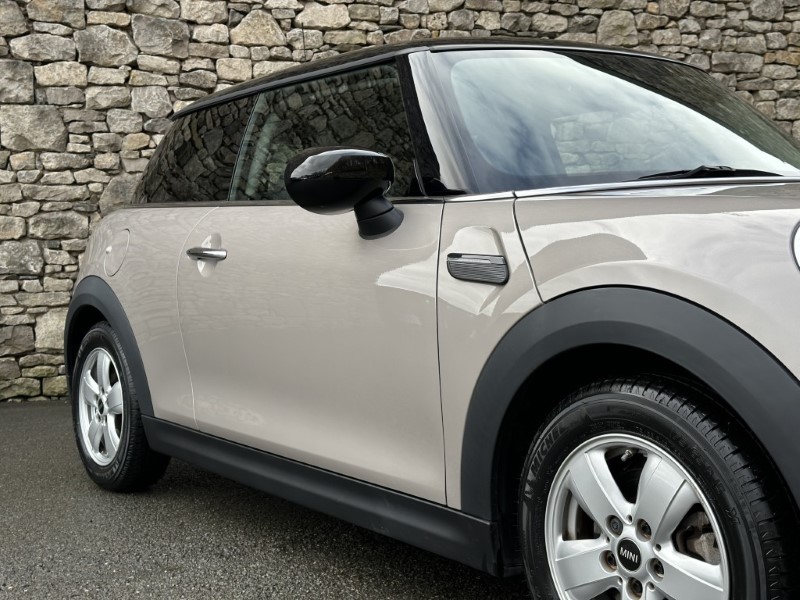 2021 (21) MINI HATCHBACK 1.5 Cooper Classic 3dr Auto 5146444