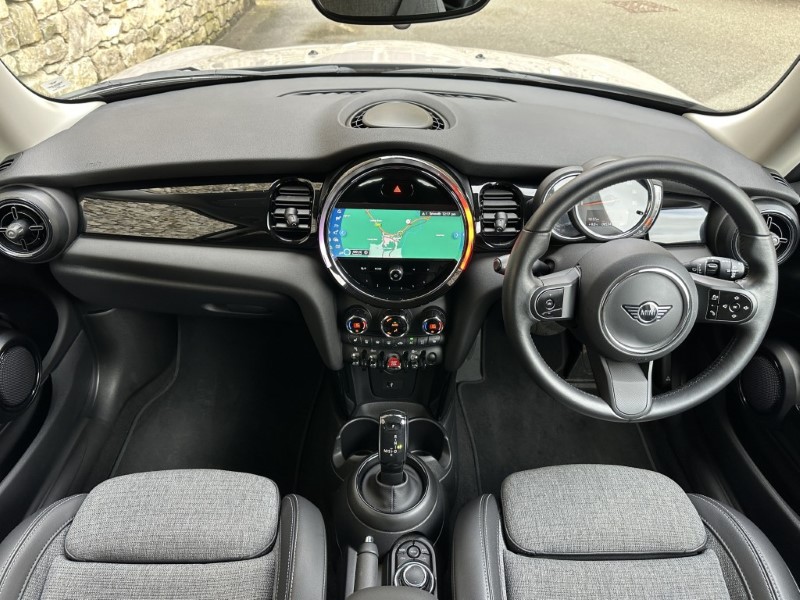 2021 (21) MINI HATCHBACK 1.5 Cooper Classic 3dr Auto 5146399