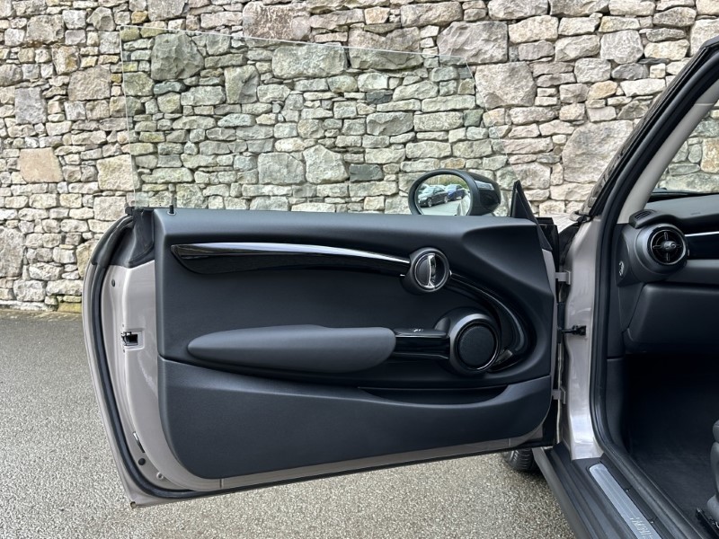 2021 (21) MINI HATCHBACK 1.5 Cooper Classic 3dr Auto 5146424