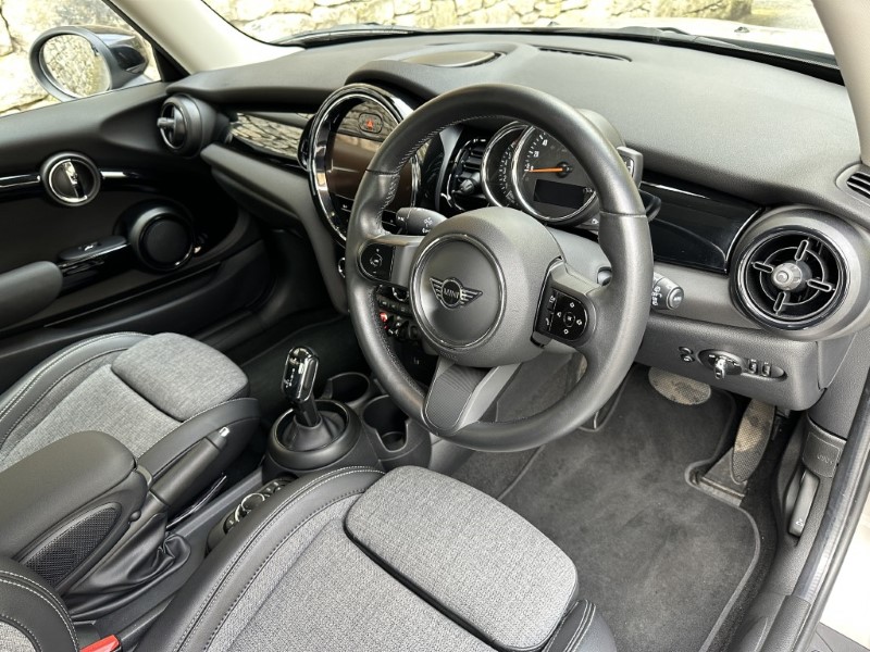 2021 (21) MINI HATCHBACK 1.5 Cooper Classic 3dr Auto 5146392