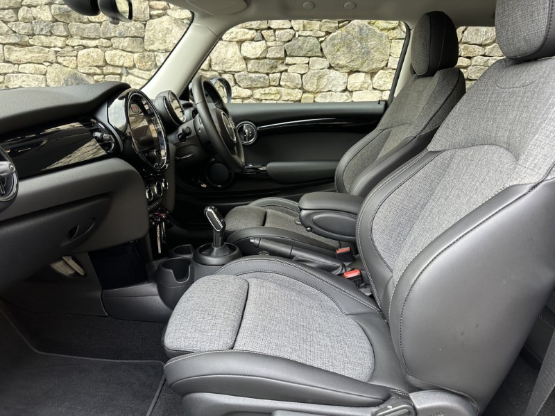 2021 (21) MINI HATCHBACK 1.5 Cooper Classic 3dr Auto 5146414