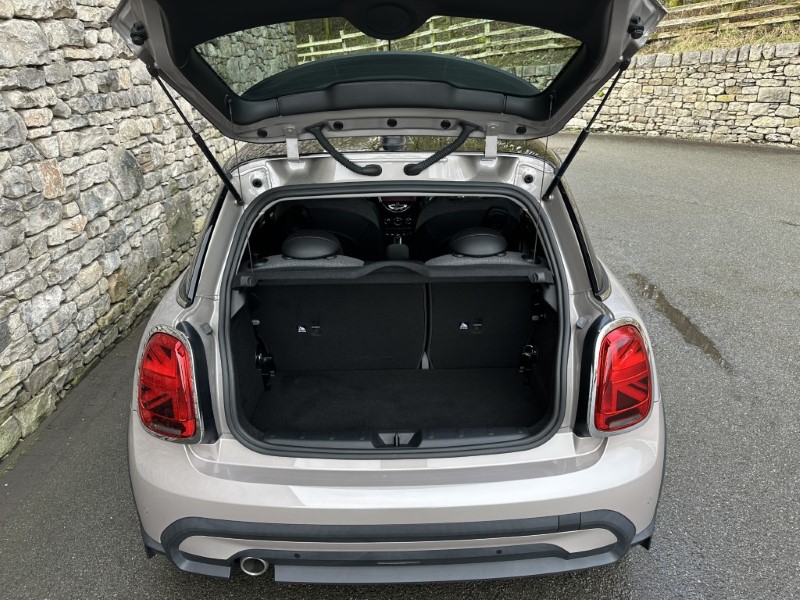 2021 (21) MINI HATCHBACK 1.5 Cooper Classic 3dr Auto 5146391