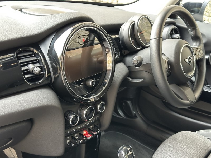 2021 (21) MINI HATCHBACK 1.5 Cooper Classic 3dr Auto 5146416