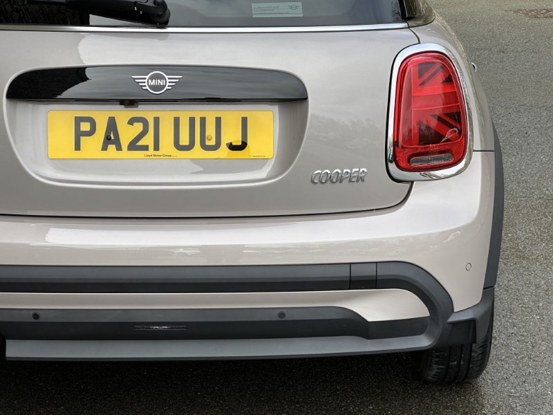 2021 (21) MINI HATCHBACK 1.5 Cooper Classic 3dr Auto 5146389