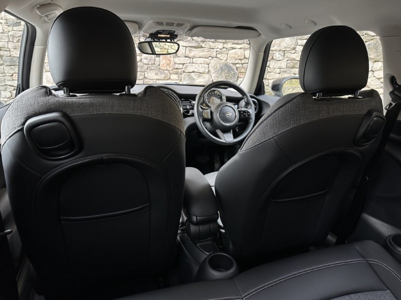 2021 (21) MINI HATCHBACK 1.5 Cooper Classic 3dr Auto 5146427