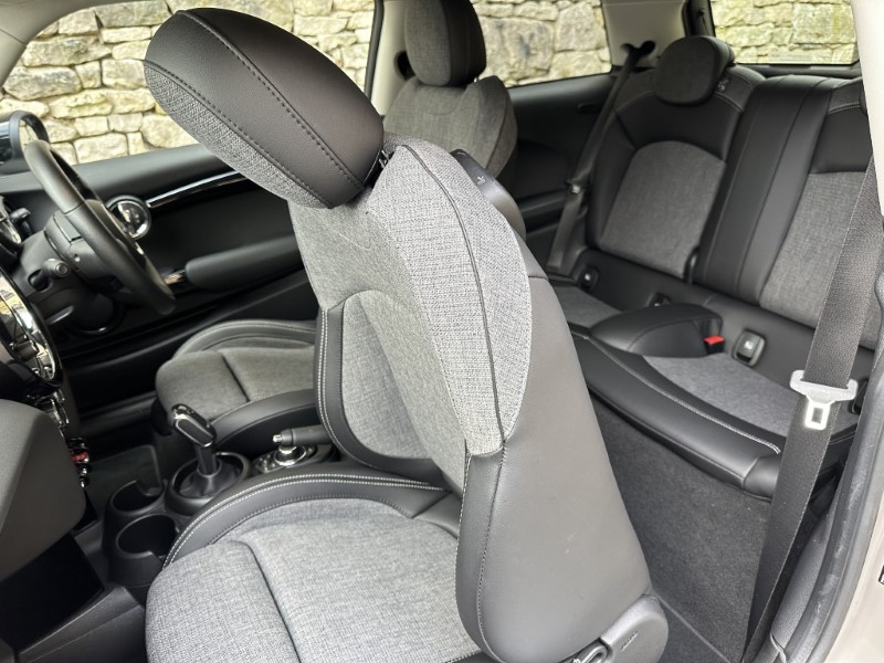 2021 (21) MINI HATCHBACK 1.5 Cooper Classic 3dr Auto 5146420