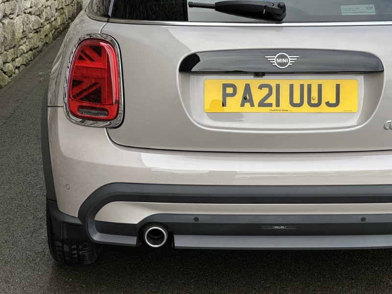 2021 (21) MINI HATCHBACK 1.5 Cooper Classic 3dr Auto 5146388