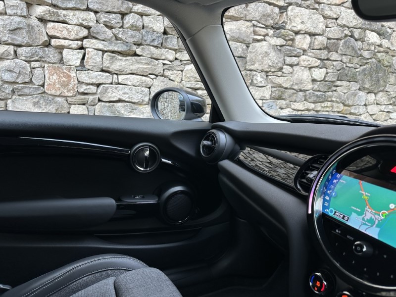 2021 (21) MINI HATCHBACK 1.5 Cooper Classic 3dr Auto 5146404