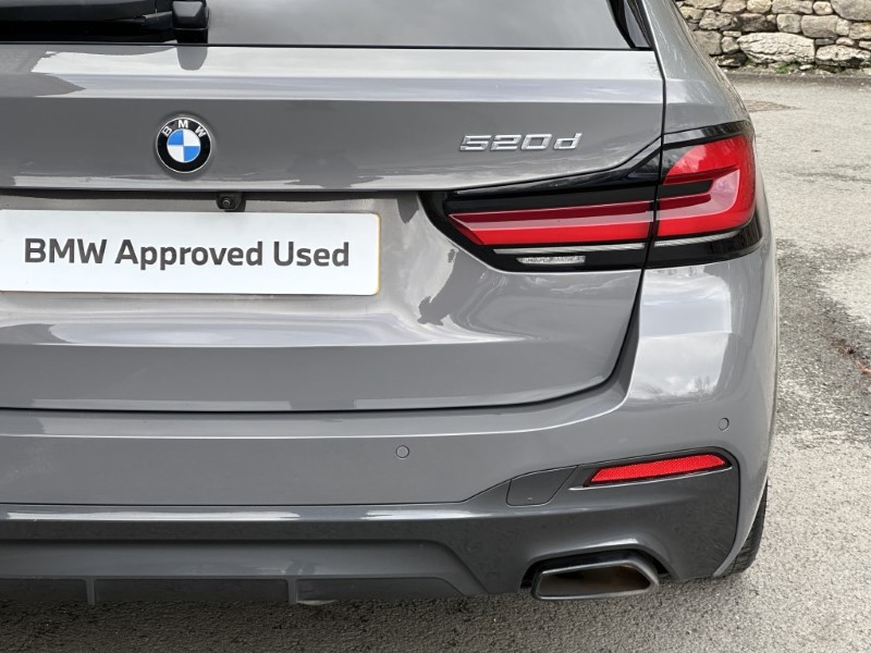 2021 (21) BMW 5 SERIES 520d xDrive MHT M Sport Touring  5167612