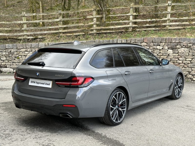 2021 (21) BMW 5 SERIES 520d xDrive MHT M Sport Touring  5167649