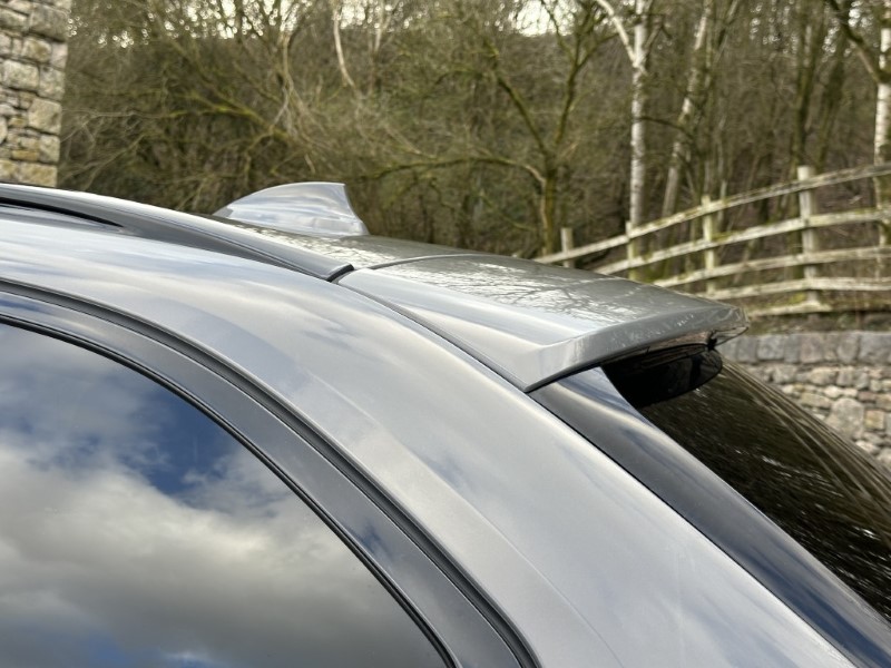 2021 (21) BMW 5 SERIES 520d xDrive MHT M Sport Touring  5167630