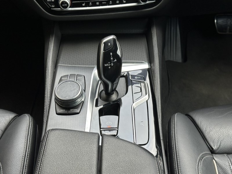 2021 (21) BMW 5 SERIES 520d xDrive MHT M Sport Touring  5167618