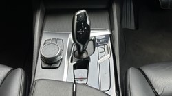 2021 (21) BMW 5 SERIES 520d xDrive MHT M Sport Touring 5167618