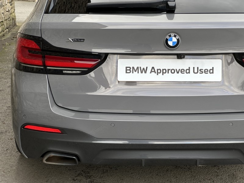 2021 (21) BMW 5 SERIES 520d xDrive MHT M Sport Touring  5167611