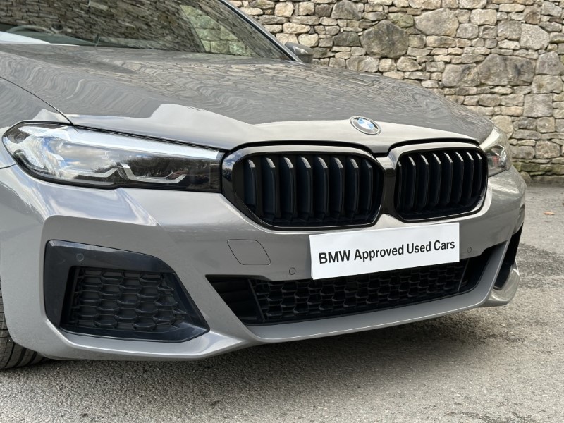 2021 (21) BMW 5 SERIES 520d xDrive MHT M Sport Touring  5167641