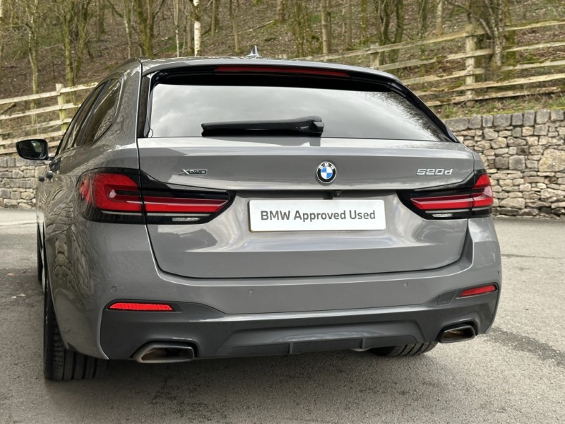2021 (21) BMW 5 SERIES 520d xDrive MHT M Sport Touring  5167610