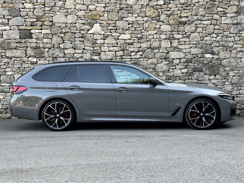 2021 (21) BMW 5 SERIES 520d xDrive MHT M Sport Touring  5155059