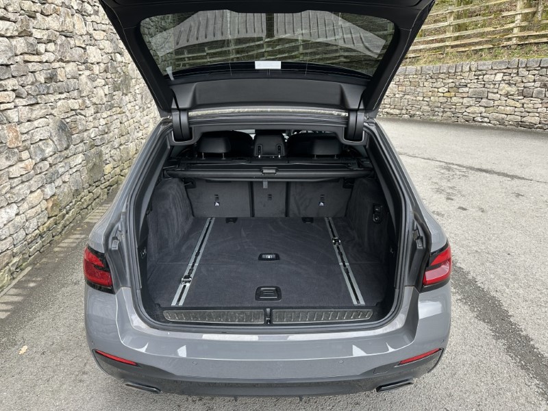 2021 (21) BMW 5 SERIES 520d xDrive MHT M Sport Touring  5167615