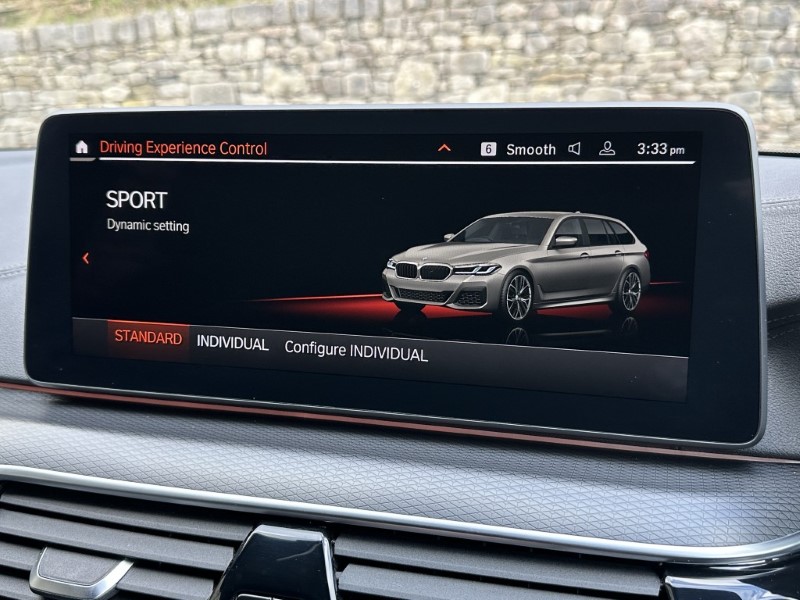 2021 (21) BMW 5 SERIES 520d xDrive MHT M Sport Touring  5167633