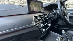 2021 (21) BMW 5 SERIES 520d xDrive MHT M Sport Touring 5155096