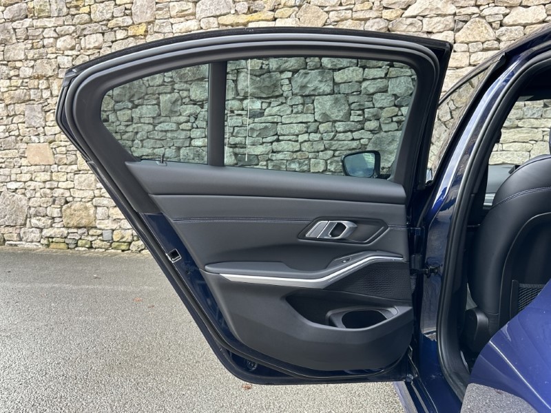 2023 (23) BMW 3 SERIES 320i M Sport 4dr Saloon  5165152