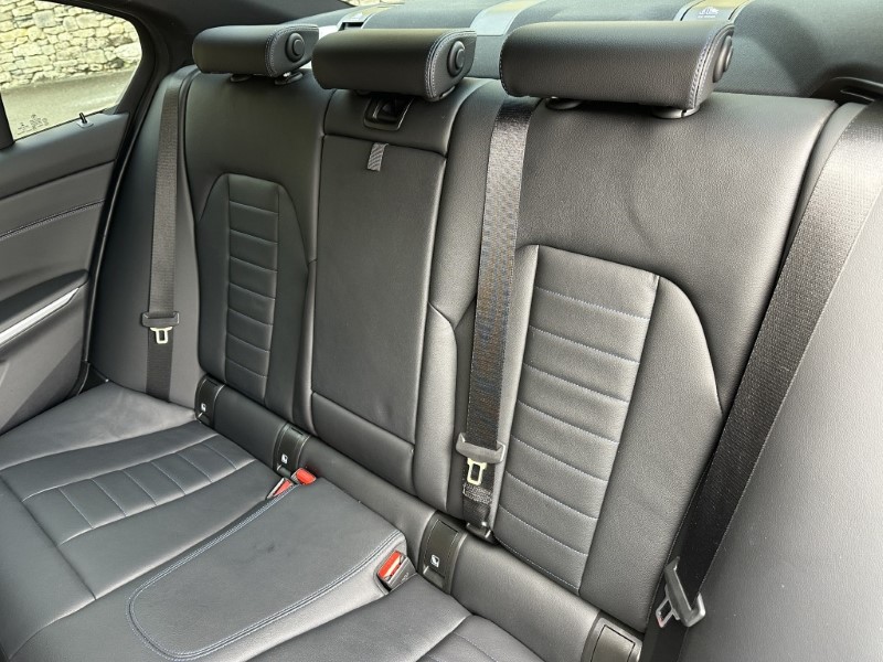 2023 (23) BMW 3 SERIES 320i M Sport 4dr Saloon  5165153