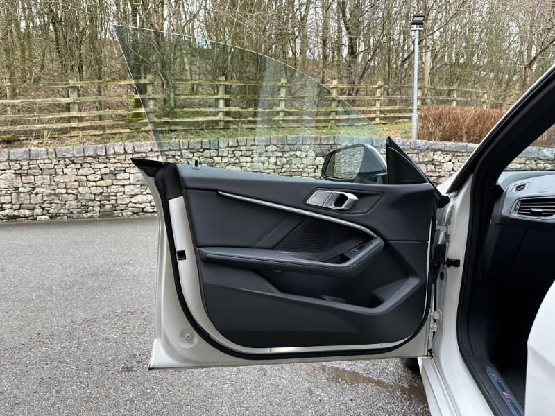 2022 (72) BMW 2 SERIES 218i M Sport 4dr 5121433