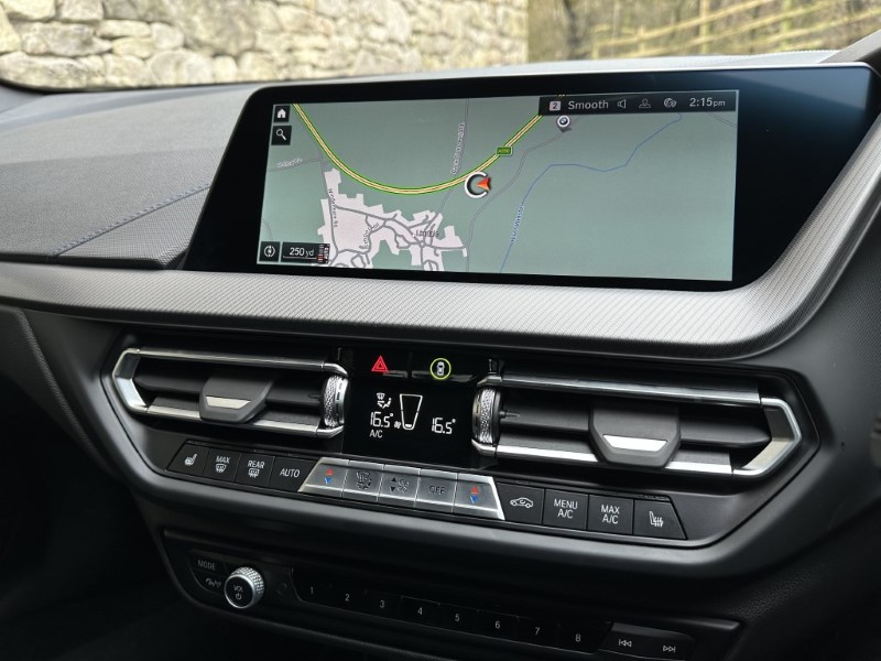 2022 (72) BMW 2 SERIES 218i M Sport 4dr 5121393