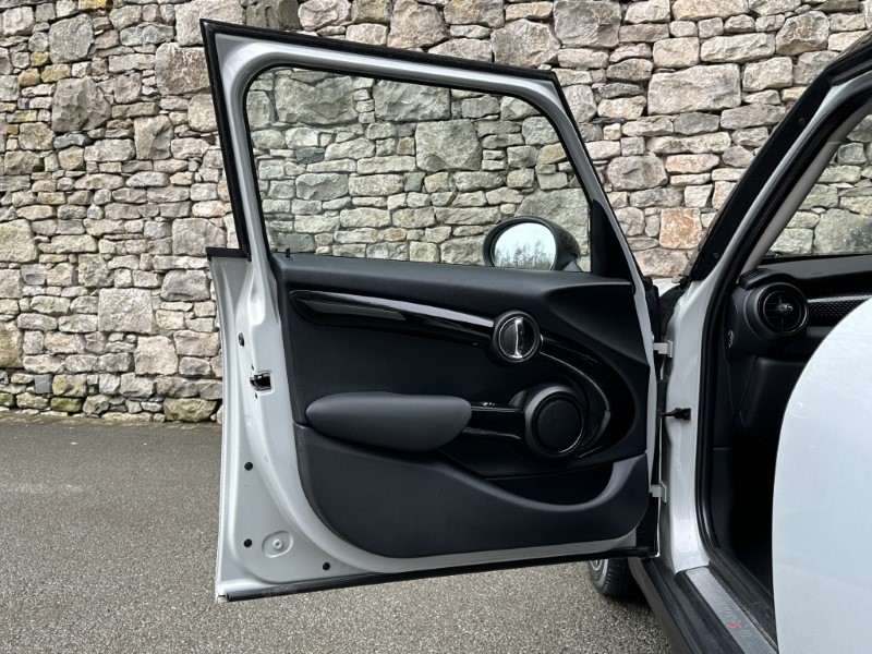 2019 (19) MINI HATCHBACK 2.0 Cooper S II 5dr [Chili/Nav PLUS Pack] 5156626