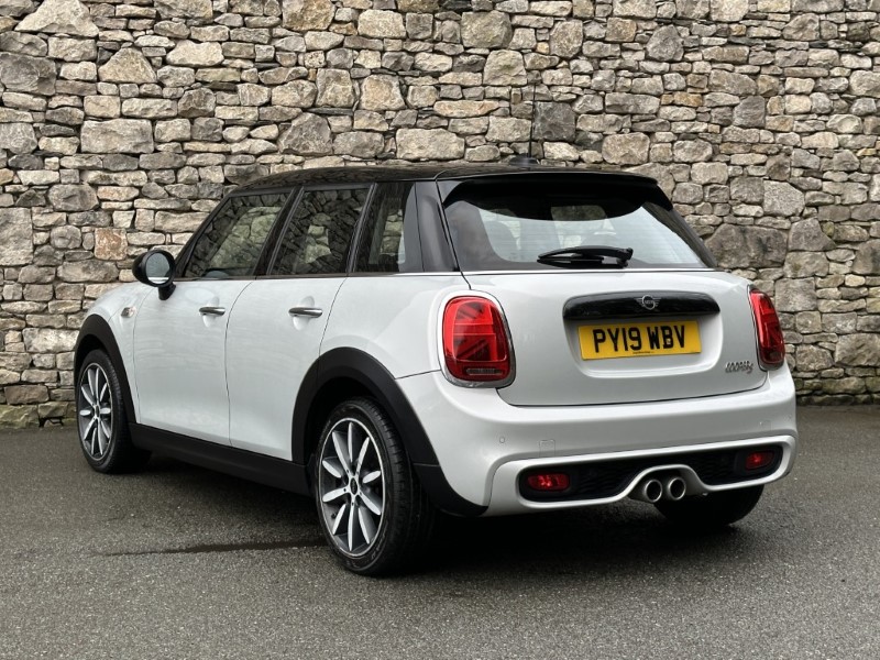 2019 (19) MINI HATCHBACK 2.0 Cooper S II 5dr [Chili/Nav PLUS Pack] 1