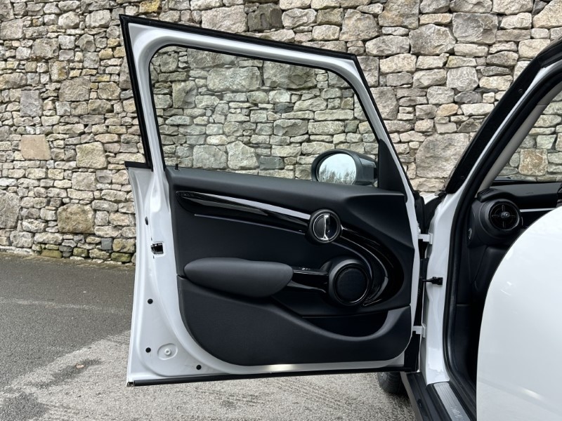 2023 (23) MINI HATCHBACK 1.5 Cooper Classic 5dr 5171997