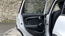 2023 (23) MINI HATCHBACK 1.5 Cooper Classic 5dr 5171998