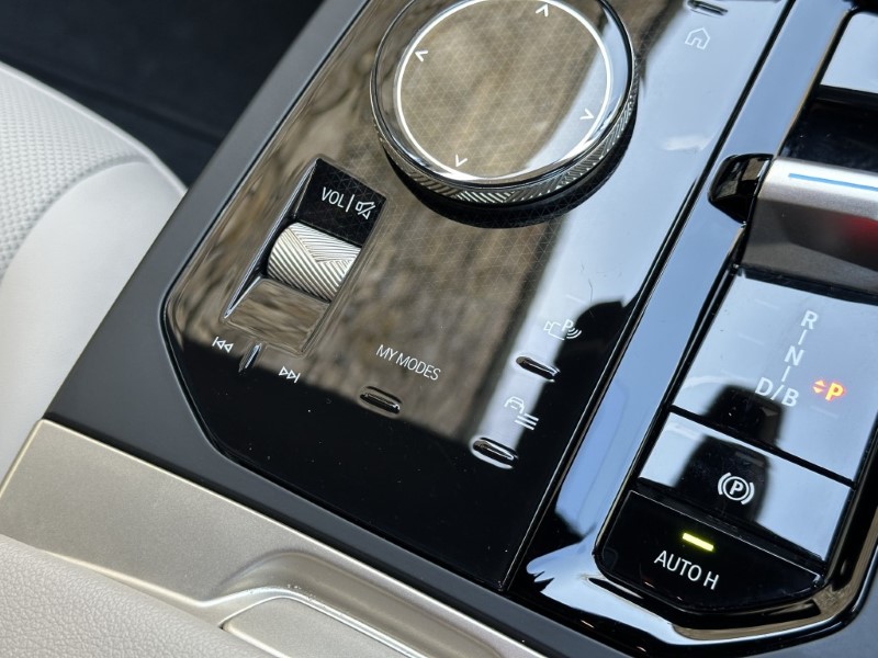 2023 (73) BMW iX 240kW xDrive40 M Sport 76.6kWh 5dr Auto 5189980