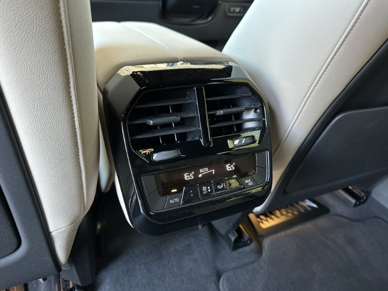 2023 (73) BMW iX 240kW xDrive40 M Sport 76.6kWh 5dr Auto 5190008