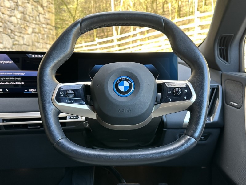 2023 (73) BMW iX 240kW xDrive40 M Sport 76.6kWh 5dr Auto 5189975