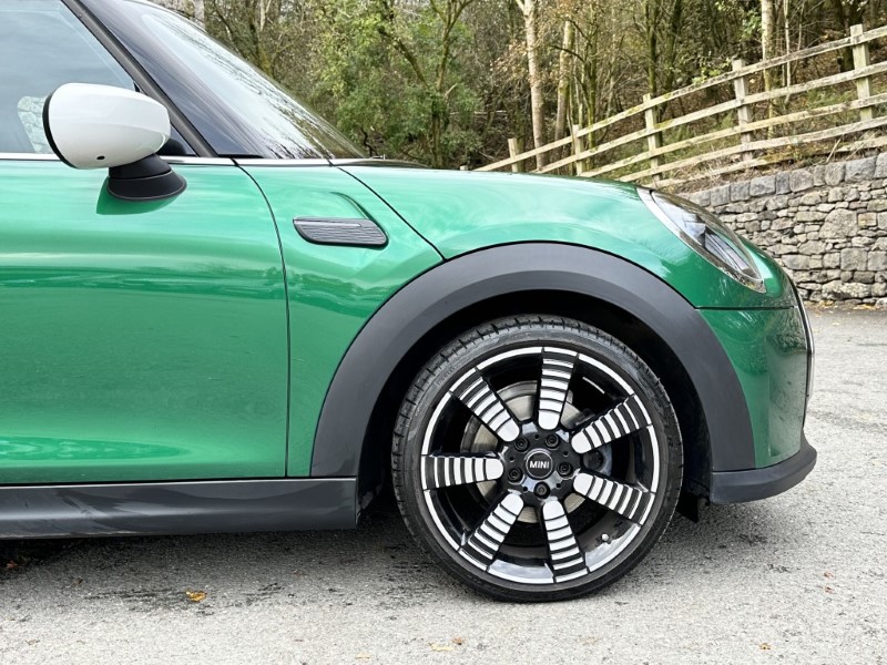 2023 (23) MINI HATCHBACK 1.5 Cooper Exclusive Premium 5dr Auto 5123481