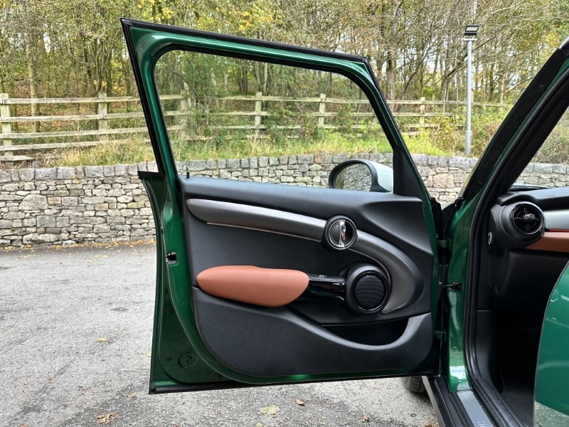 2023 (23) MINI HATCHBACK 1.5 Cooper Exclusive Premium 5dr Auto 5123475