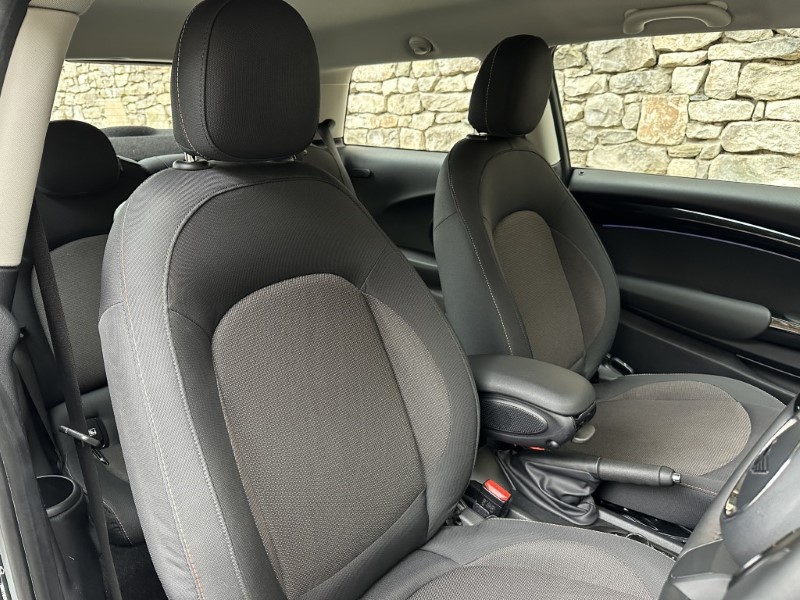 2022 (72) MINI HATCHBACK 1.5 Cooper Classic 3dr Auto 5149010