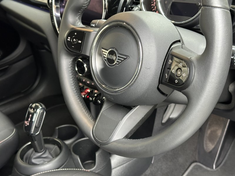 2022 (72) MINI HATCHBACK 1.5 Cooper Classic 3dr Auto 5149009