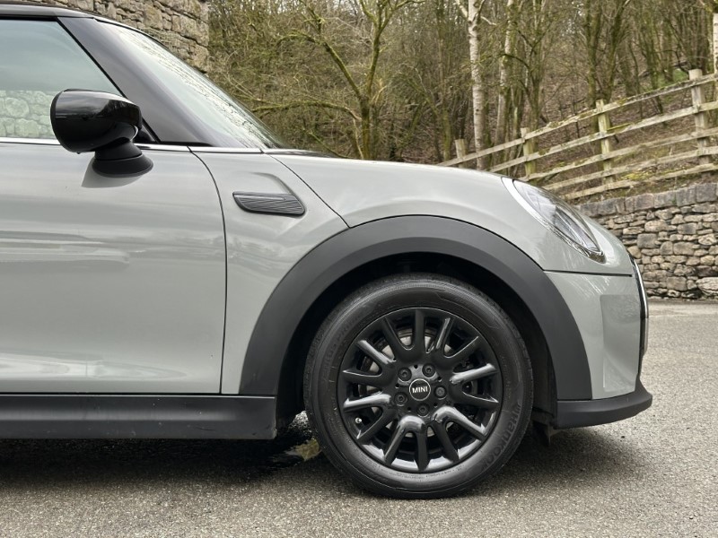 2022 (72) MINI HATCHBACK 1.5 Cooper Classic 3dr Auto 5149062