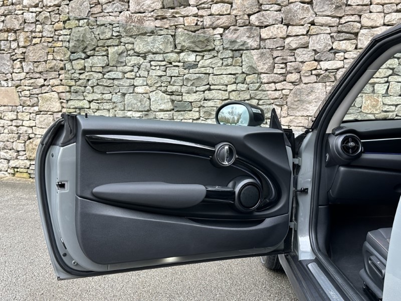 2022 (72) MINI HATCHBACK 1.5 Cooper Classic 3dr Auto 5149040