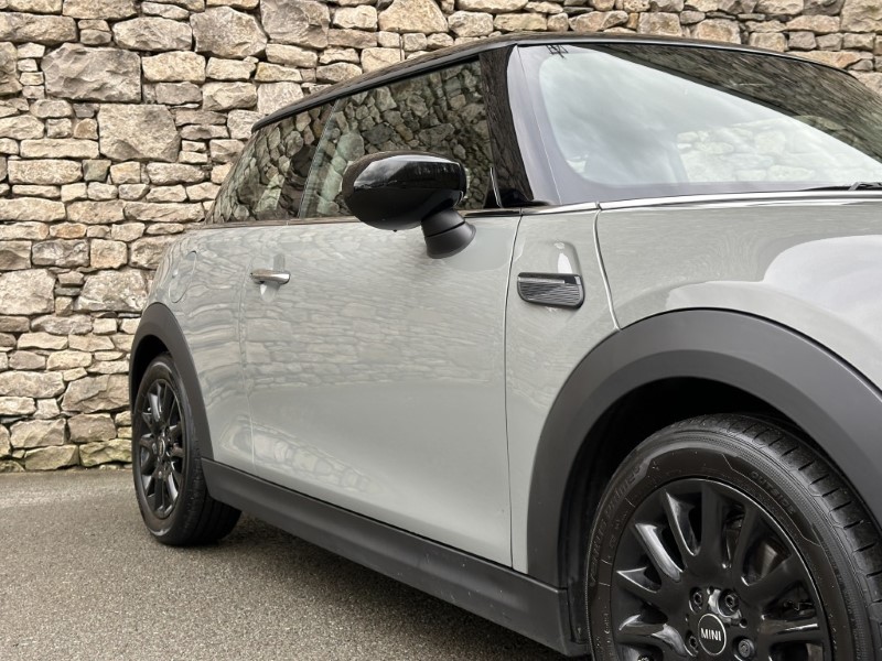 2022 (72) MINI HATCHBACK 1.5 Cooper Classic 3dr Auto 5149063