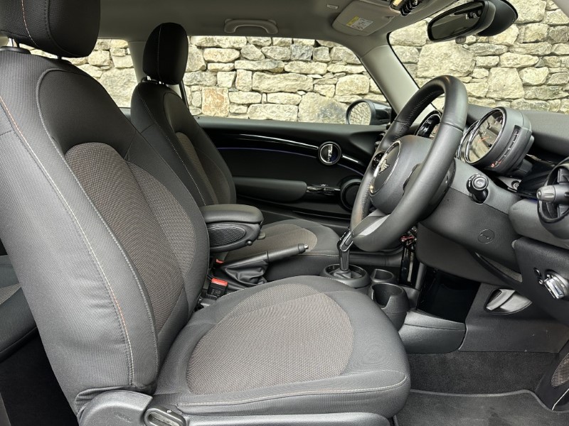 2022 (72) MINI HATCHBACK 1.5 Cooper Classic 3dr Auto 5149008