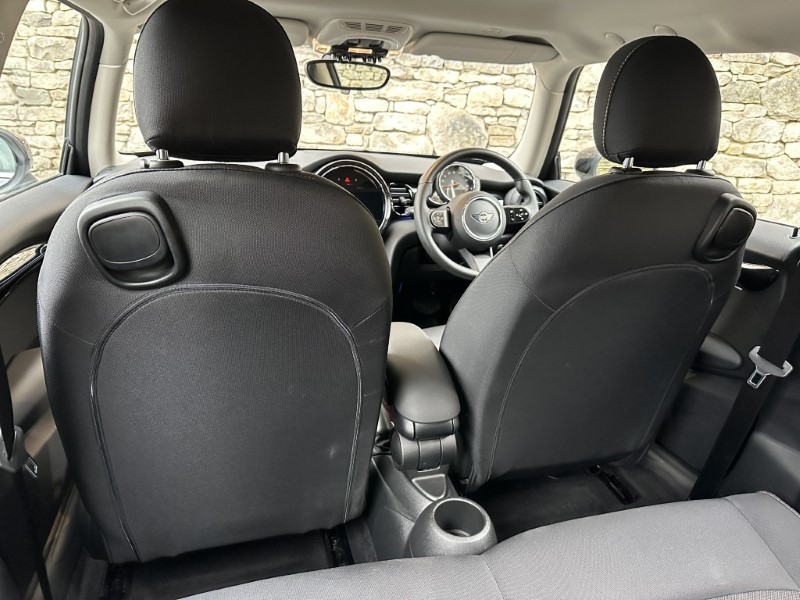 2022 (72) MINI HATCHBACK 1.5 Cooper Classic 3dr Auto 5149043