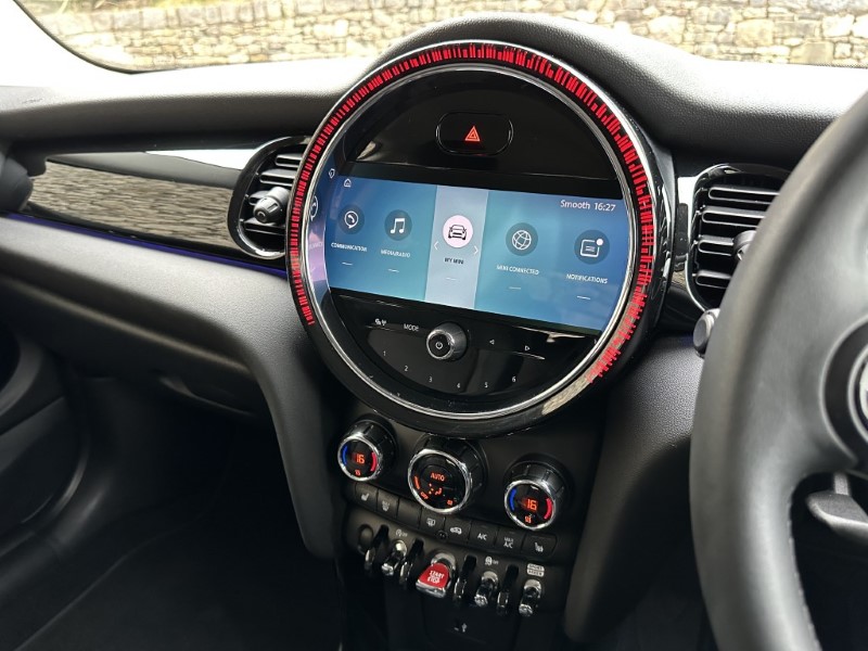 2022 (72) MINI HATCHBACK 1.5 Cooper Classic 3dr Auto 5149053