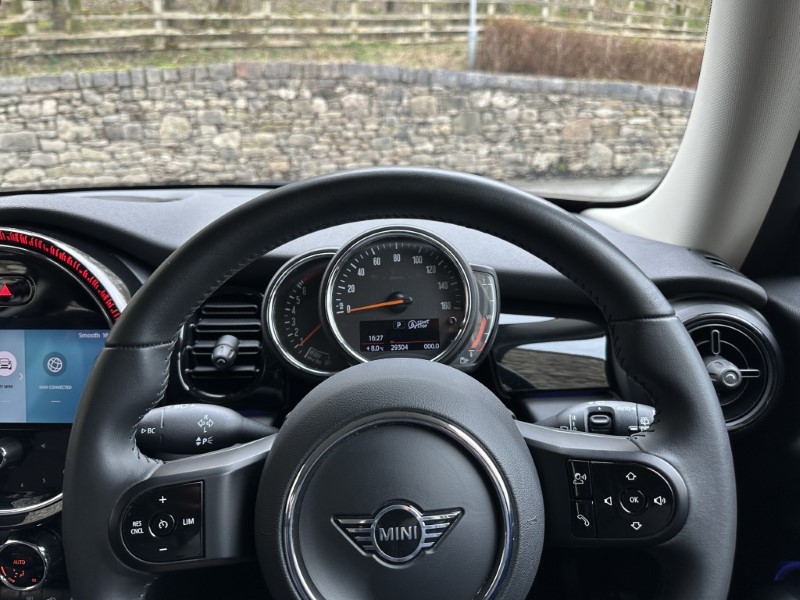 2022 (72) MINI HATCHBACK 1.5 Cooper Classic 3dr Auto 5149054