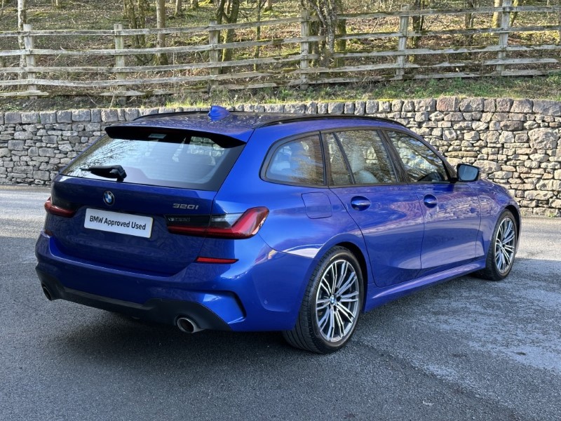 2022 (22) BMW 3 SERIES 320i M Sport 5dr Touring 5191356
