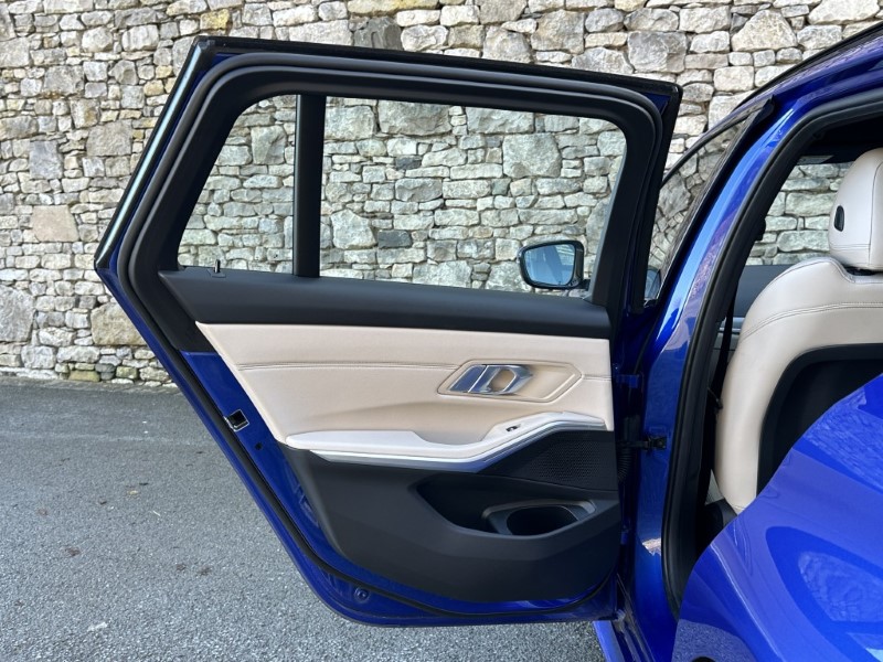 2022 (22) BMW 3 SERIES 320i M Sport 5dr Touring 5191332