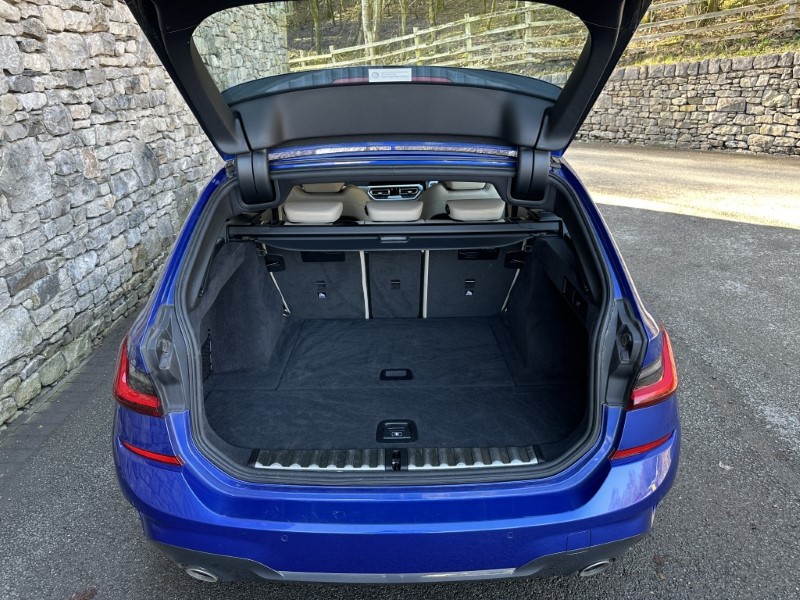 2022 (22) BMW 3 SERIES 320i M Sport 5dr Touring 5191286